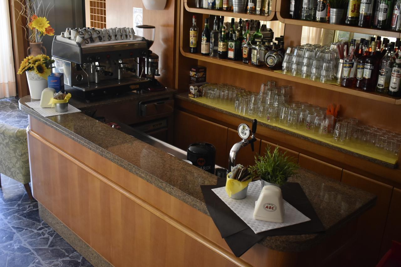 Hotel Perla Verde Rimini Buitenkant foto